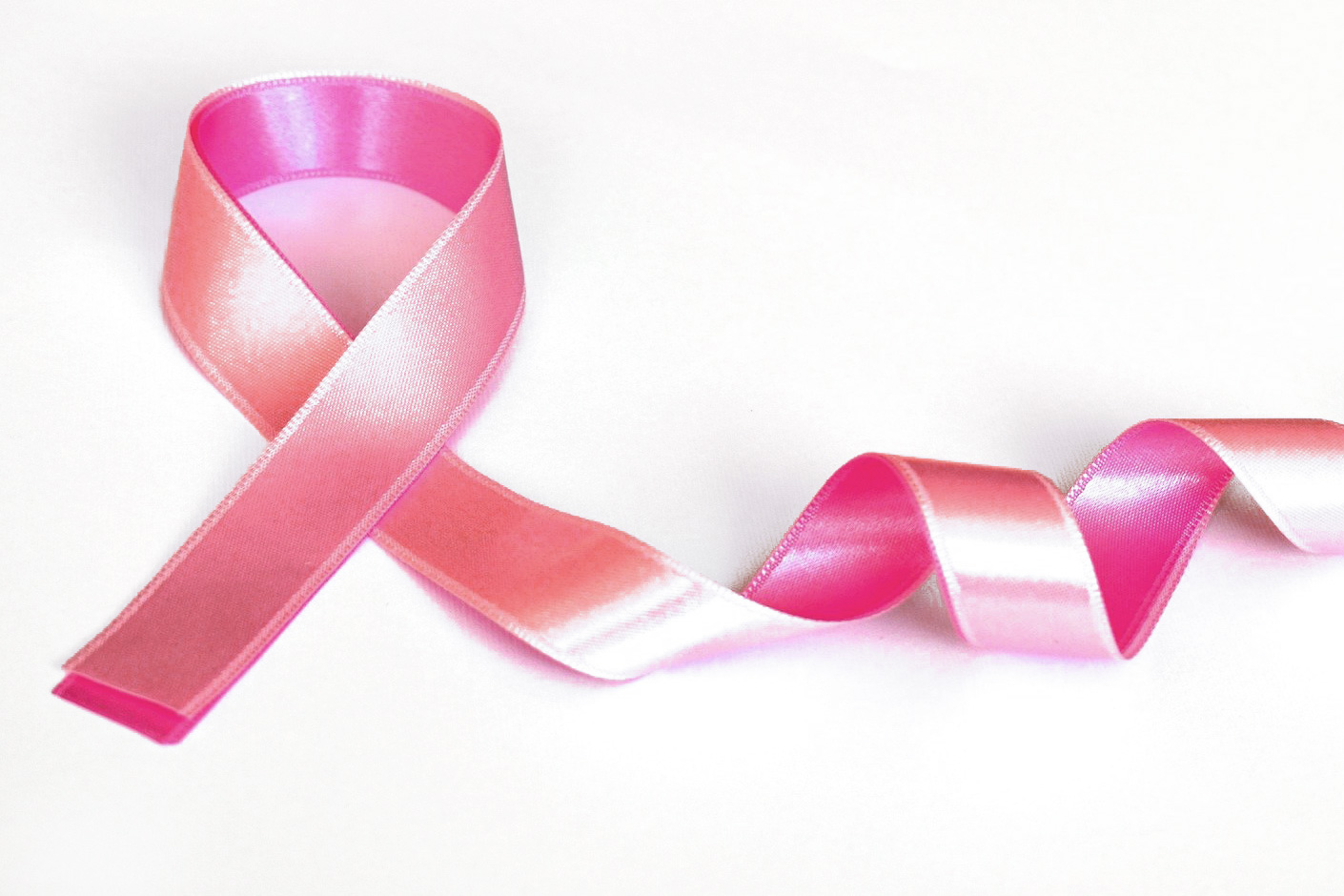 Un nastro rosa, simbolo della lotta al tumore al seno.